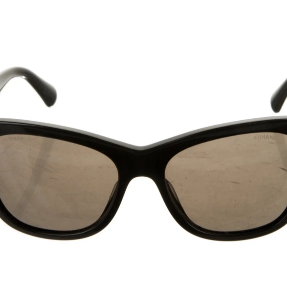 Chanel Interlocking CC Logo Wayfarer Sunglasses 100% Authentic - Picture 3 of 4